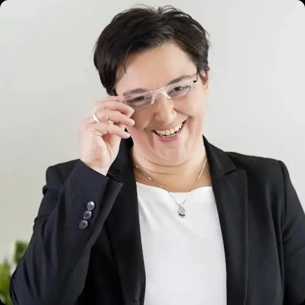 Porträt von Andrea Barth.